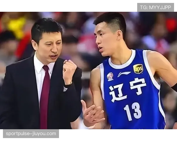 郭艾伦又在训练馆泡到半夜,这自律劲儿真不像他场下那么疯 郭艾伦又在训练馆泡到半夜,这自律劲儿真不像他场下那么疯
